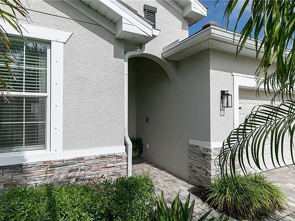 3rd image of 4270 Bluegrass DR