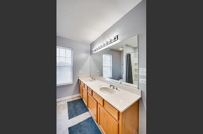 3355 Kentshire Cir — Photo 3