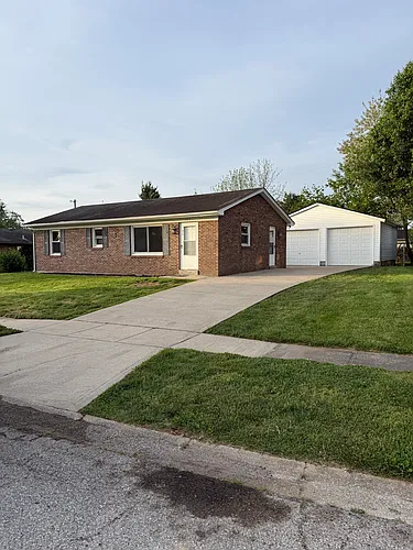 137 Hanover Ct Photo 1