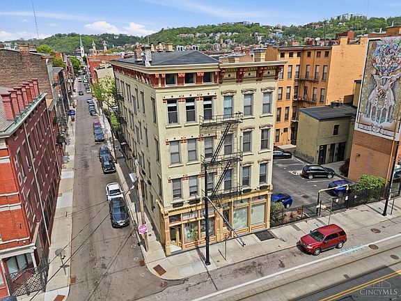 2nd image of 20 12th St Unit 301
