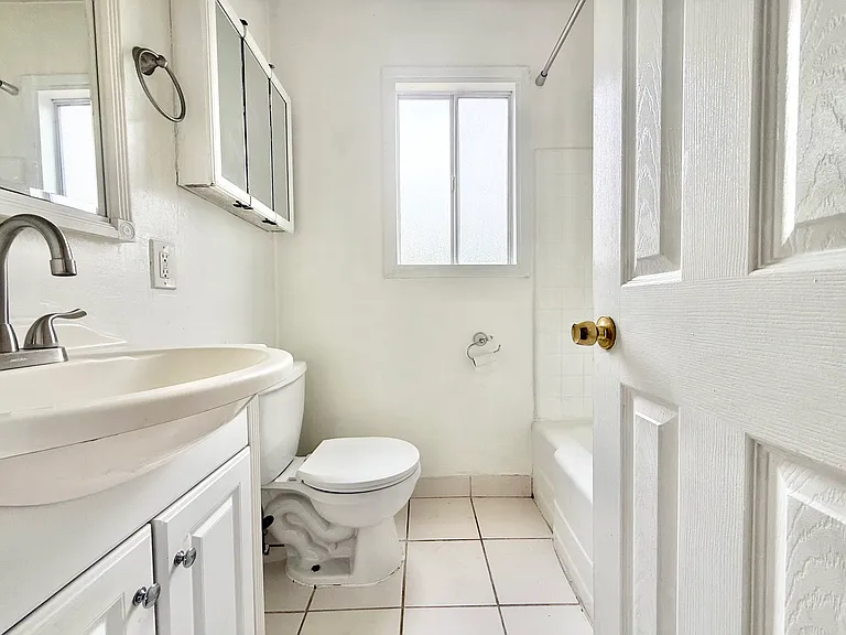 2453 Silver Lake Blvd Property — Photo 13