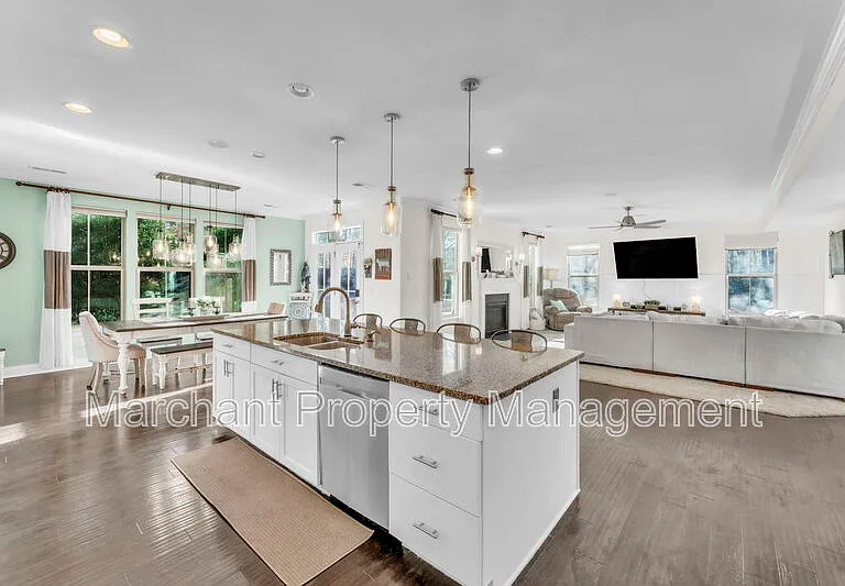 4 Woodland Chase Ct — Photo 13