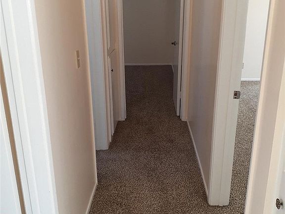 3rd image of 15414 Larch Ave
