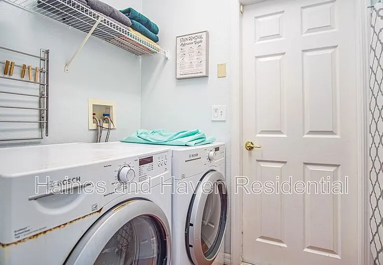 403 Corvina Dr — Photo 43