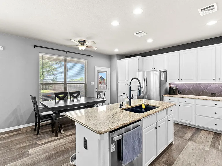 227 Sandstone Trl — Photo 6