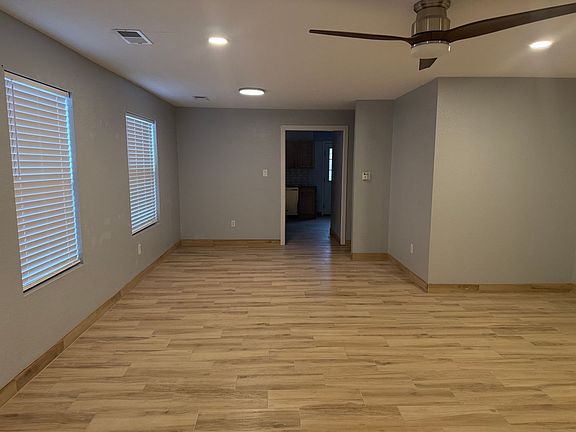 3rd image of 4115 Rowe Ave NW