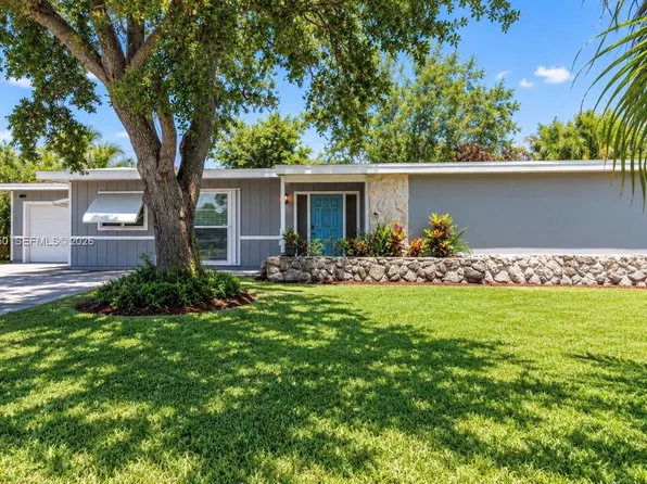 982 SW Airoso Blvd, Port Saint Lucie, FL 34983
