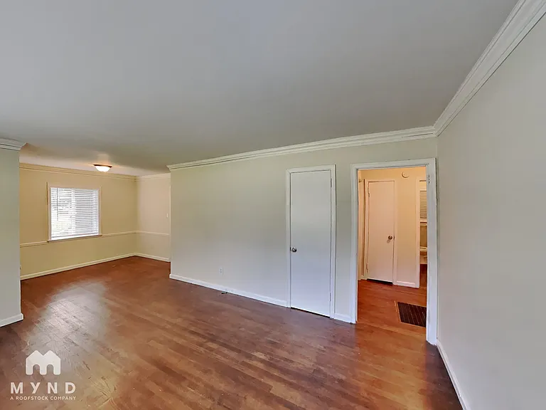 742 Quaker St SW — Photo 6