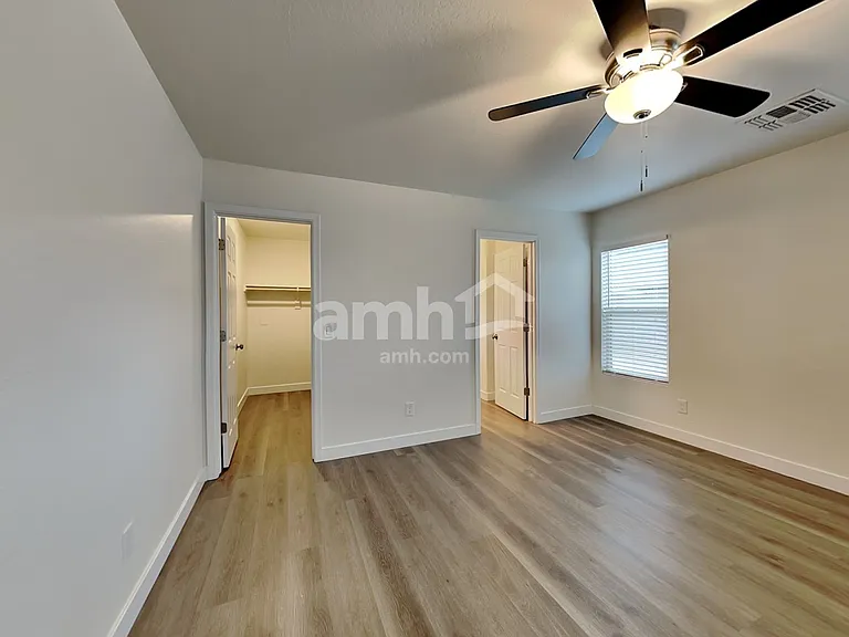 12821 W Myer Ln — Photo 9