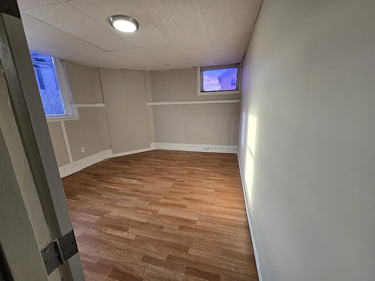 300-302 William St #1 — Photo 16