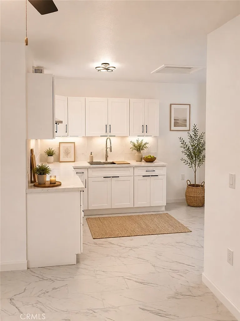 2 bed, 1000 sqft, $1,750 — Photo 1