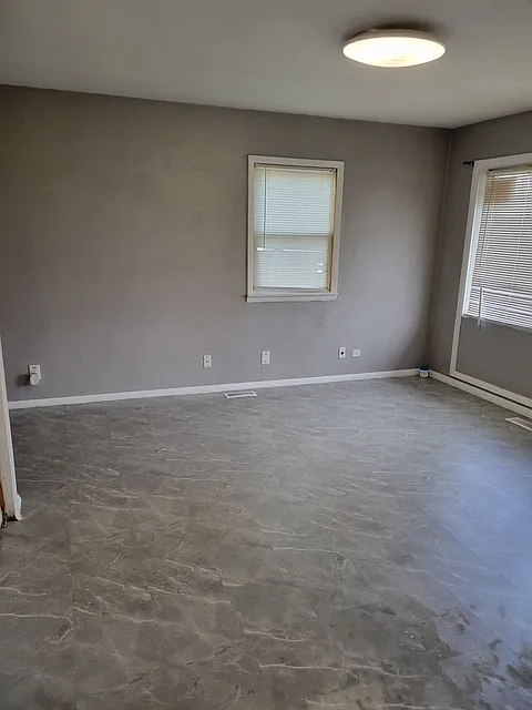 3 bed, $1,350 — Photo 4