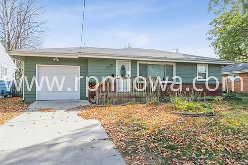 221 SW Scott St Photo 1