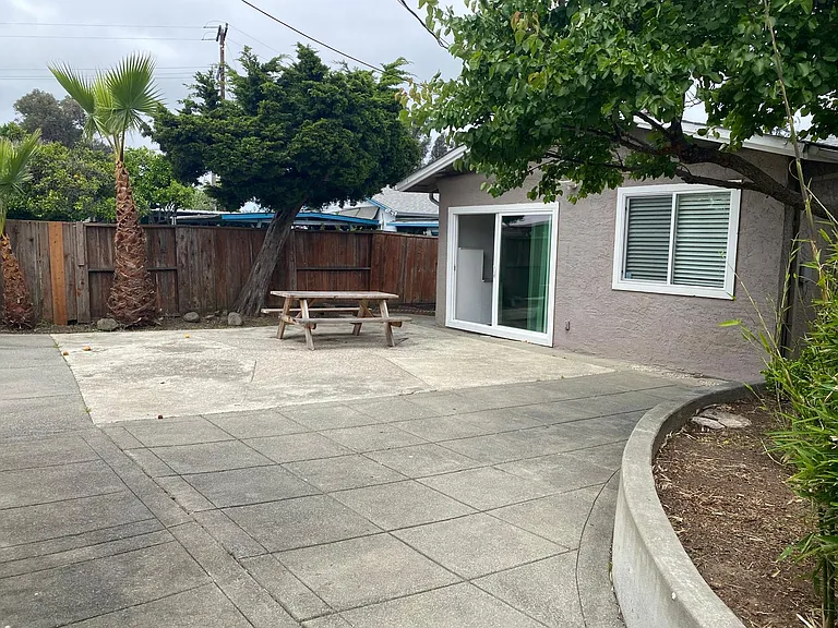 115 Cortland Cir #1 — Photo 32