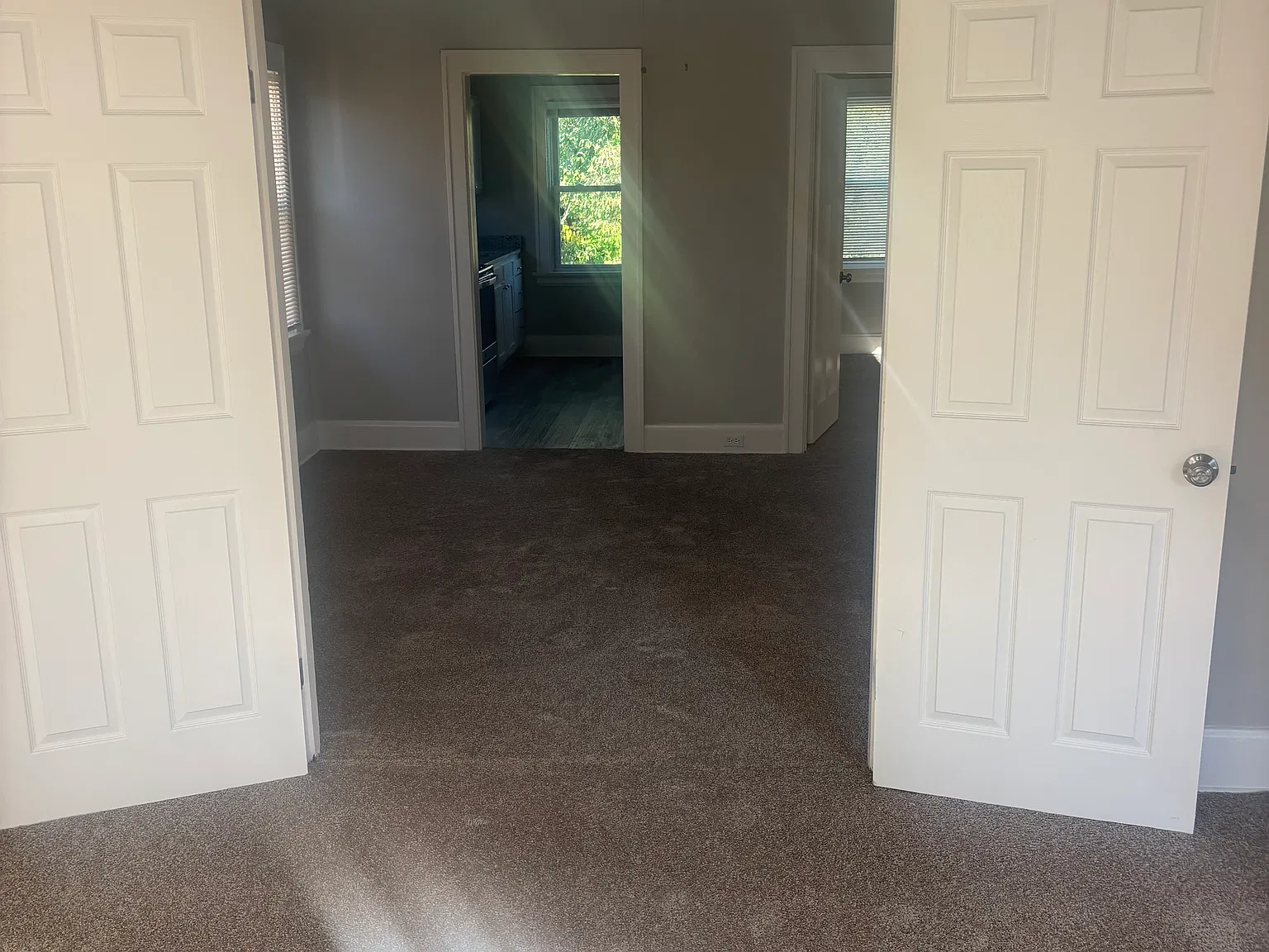 1 bed, 900 sqft, $1,250 — Photo 4