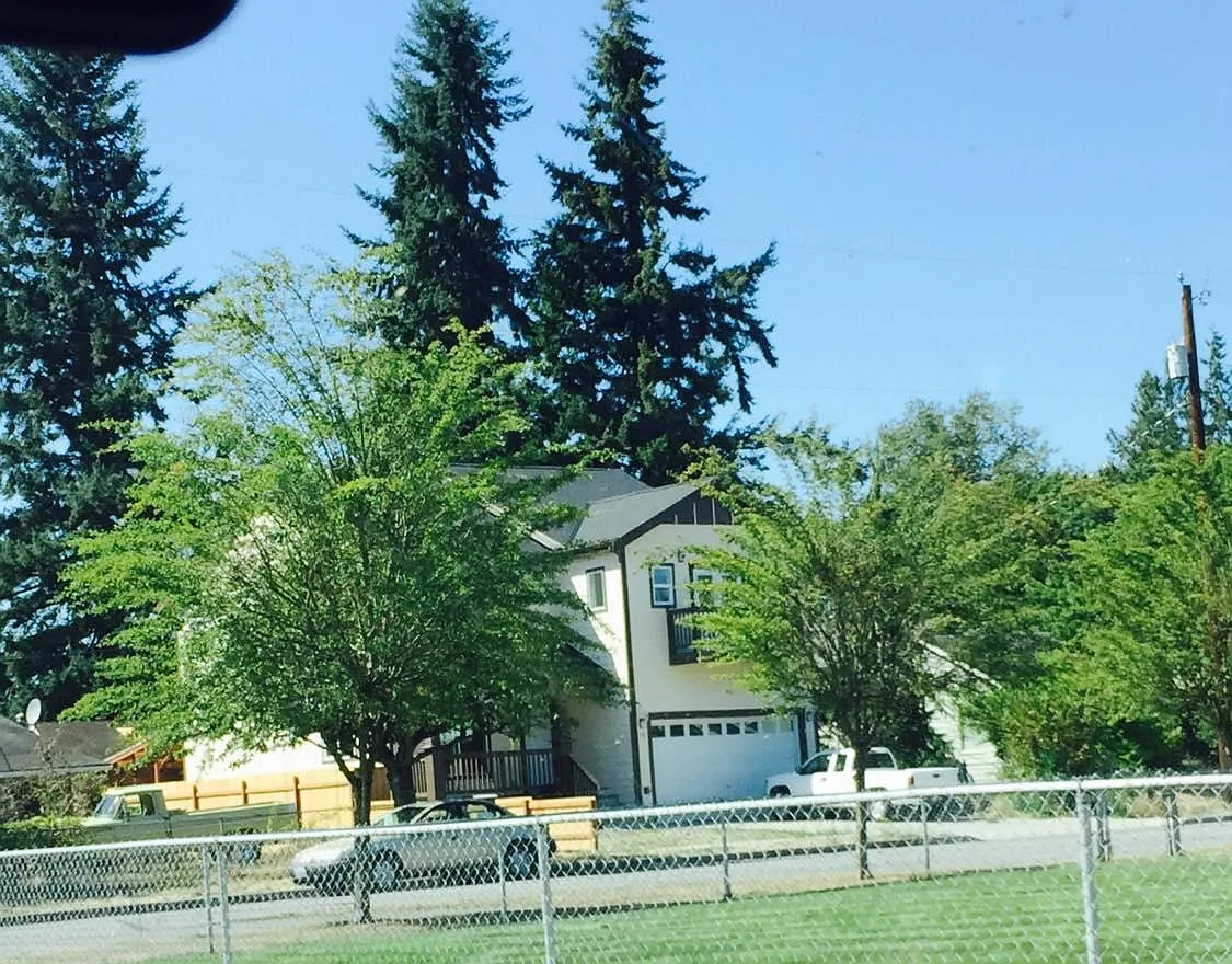 330 S Olympic Ave — Photo 3