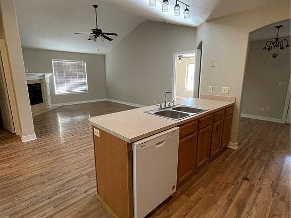 4th image of 1234 Oak St