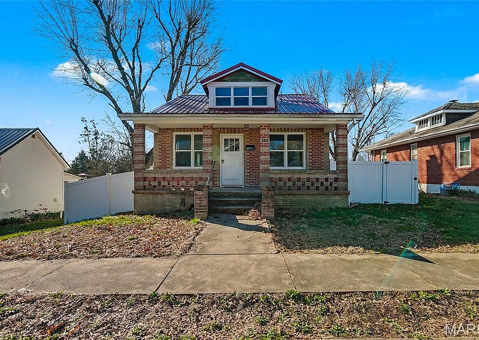 1st image of 504 E Pear Ave