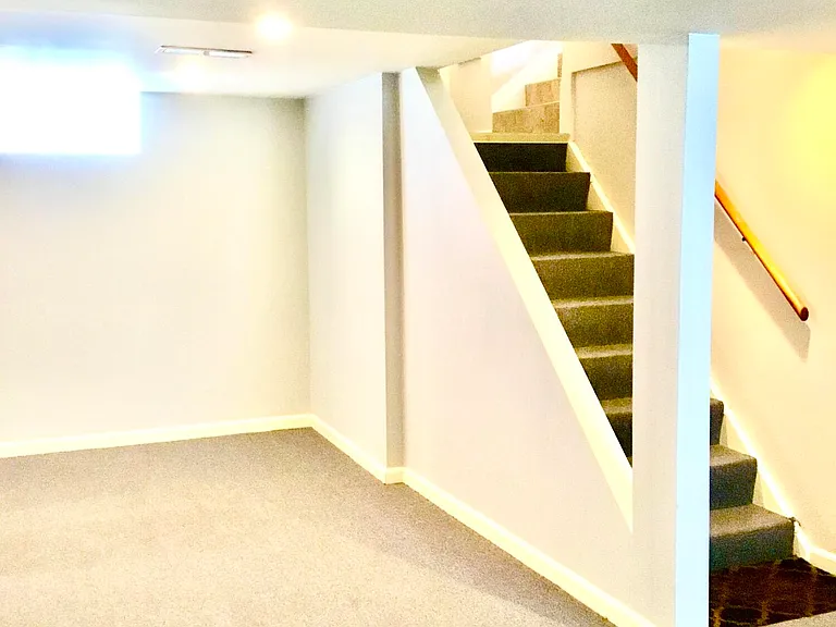 520 S Kenwood Ave — Photo 17