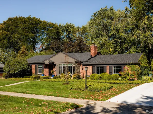 16946 Reedmere Ave, Beverly Hills, MI 48025