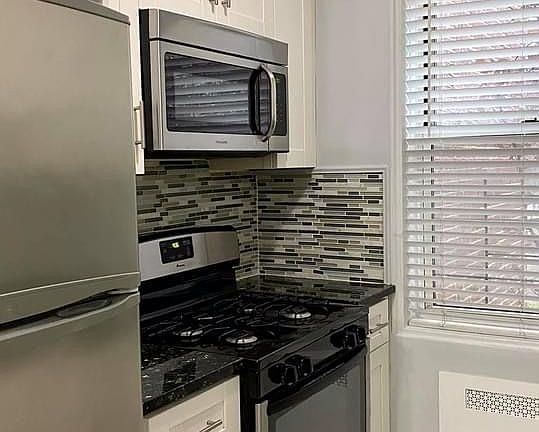 5th image of 3210 Arlington Ave APT 1D