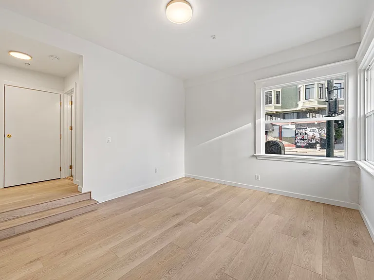 901 Pine St — Photo 3
