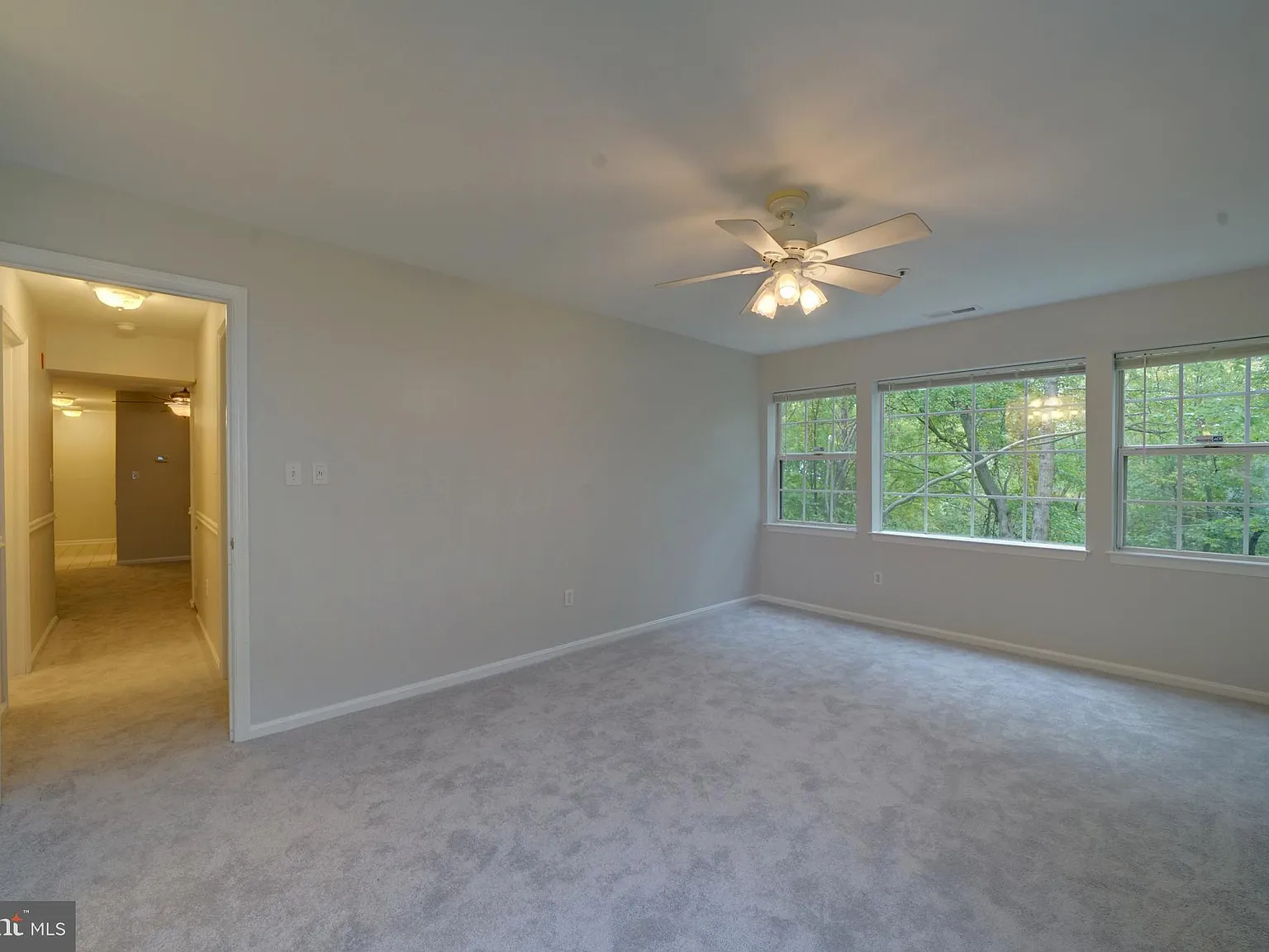 3 bed, 1073 sqft, $2,200 — Photo 2