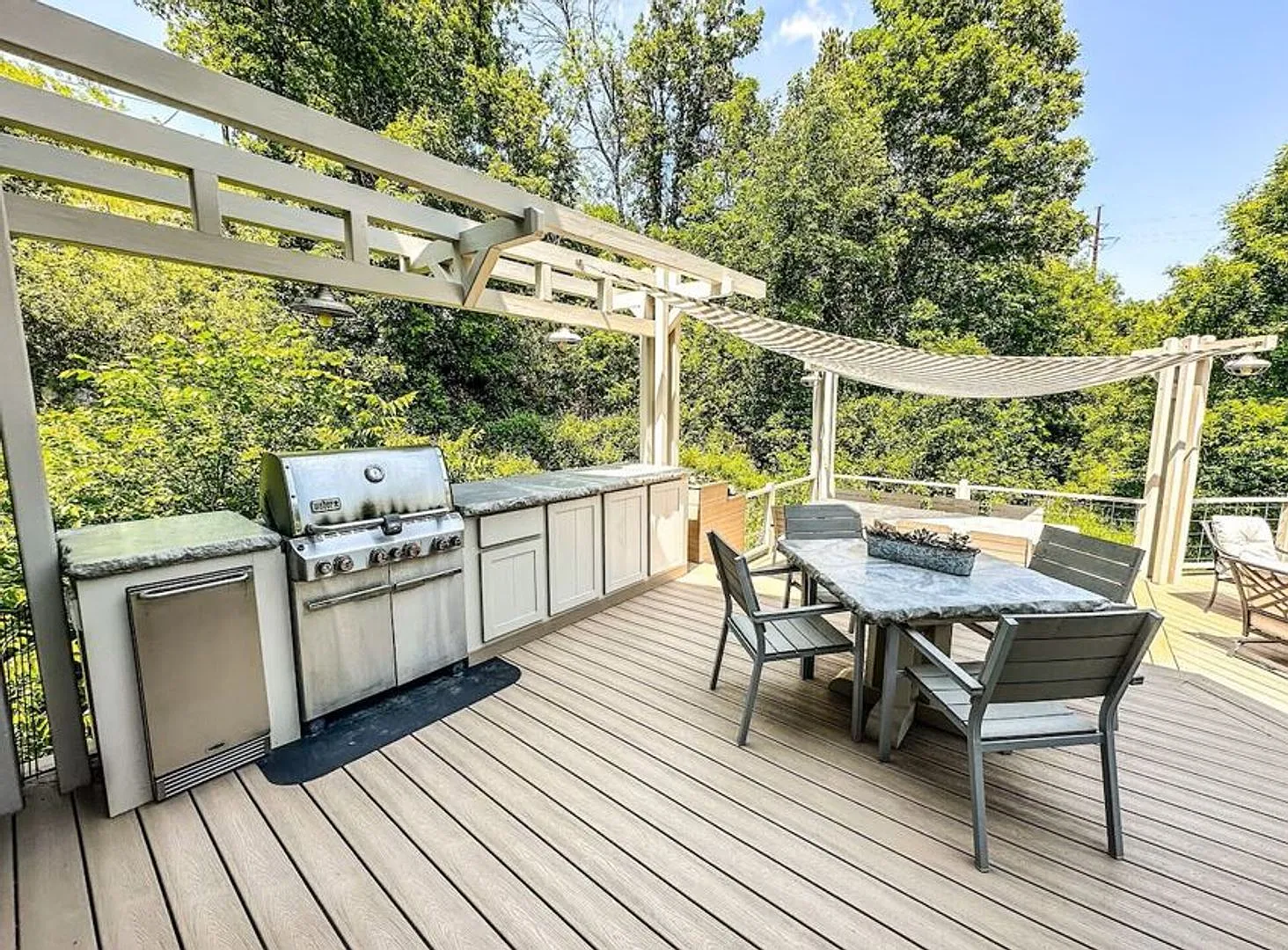 4 Bed | 3.5 Bath | Large, Furnished, West Rapid Home | Utilities Included — Photo 4