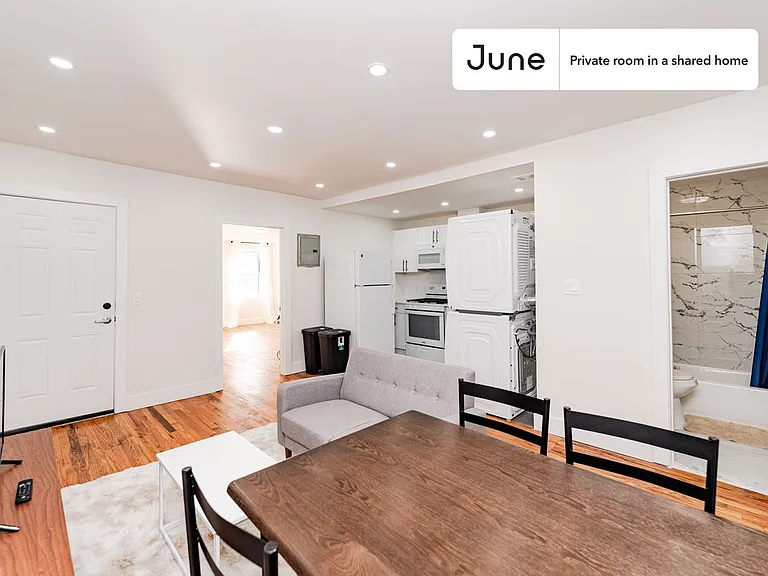 329 Pulaski St #C — Photo 8