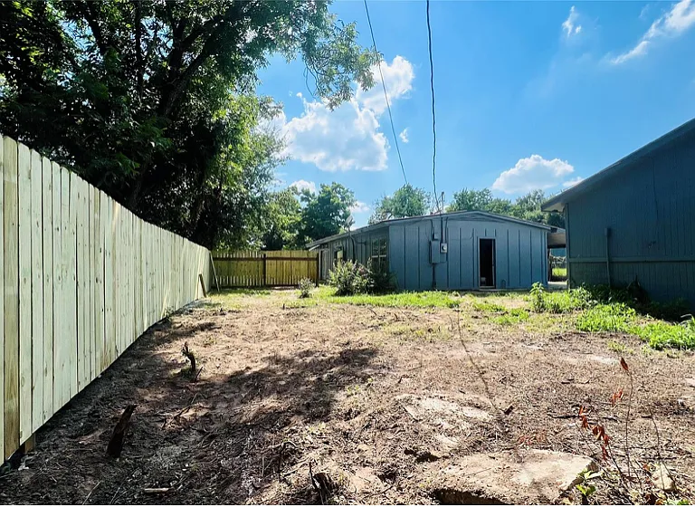 706 Rockdale Rd — Photo 15
