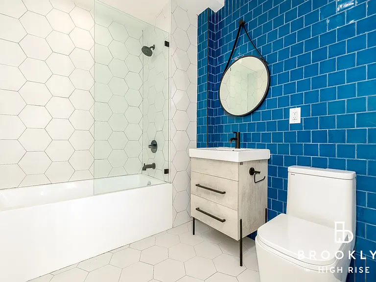 986 Rogers Ave #5E — Photo 2