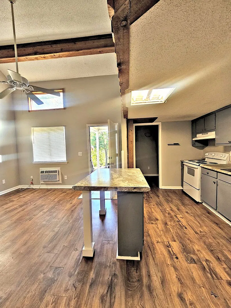 Apartment 1br/1ba — Photo 3