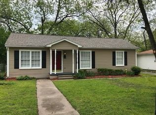 810 W State St, Terrell, TX 75160