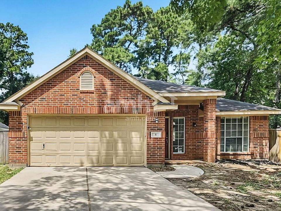 1st image of 5 Paddock Pines Pl
