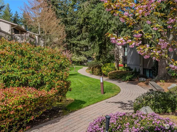13730 15th Avenue NE #A105, Seattle, WA 98125