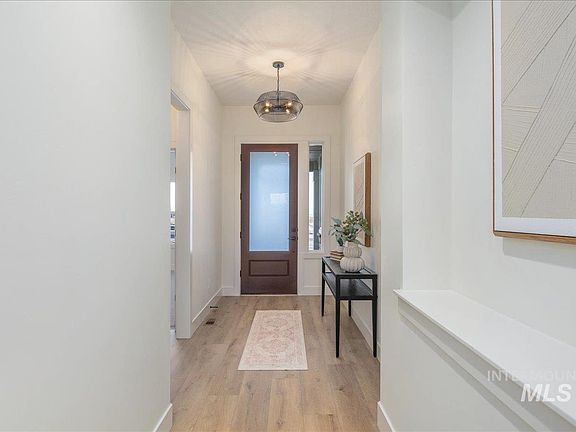 4th image of 430 S Radiator Way