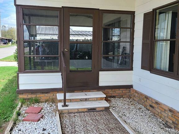 3rd image of 3077 Junction Cir