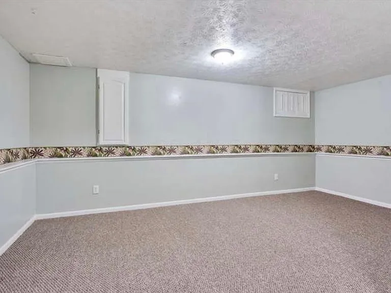 4382 Biscayne Ct — Photo 15