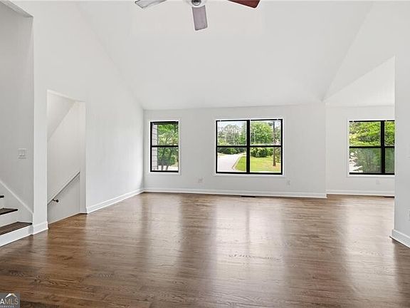 3rd image of 5077 Ravenwood Dr