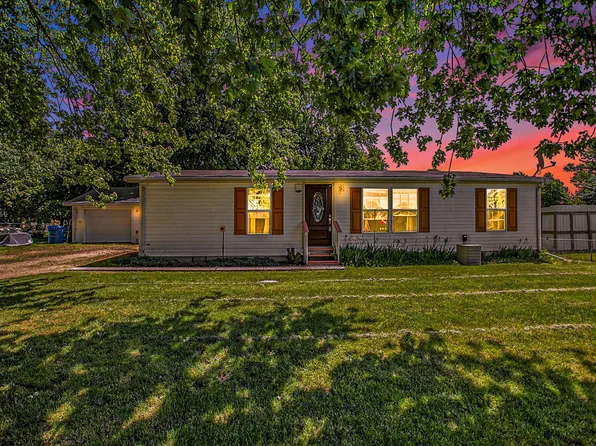 1612 Case Dr, Union City, MI 49094