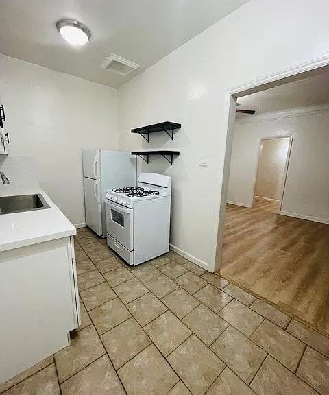 608 S Dunsmuir, LLC — Photo 9
