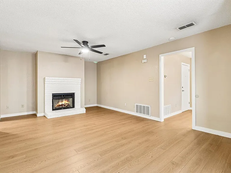 13355 Water Oak Ln #B — Photo 2