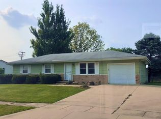 1613 Marion St, Charleston, IL