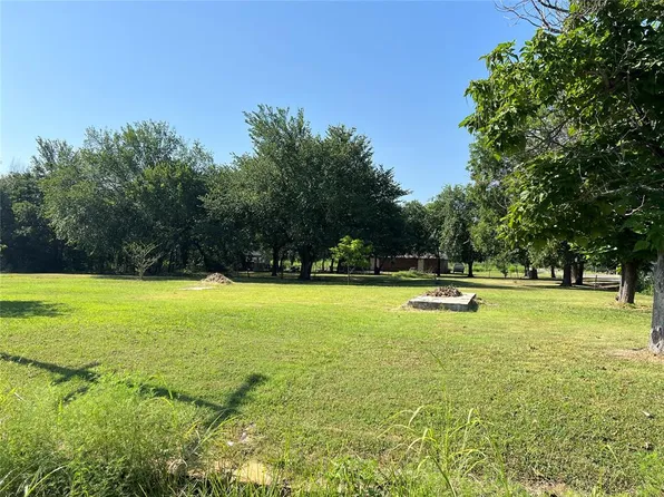 321 N Wewoka St #11-12, Wetumka, OK 74883