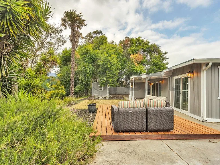 717 Pebble Dr — Photo 28