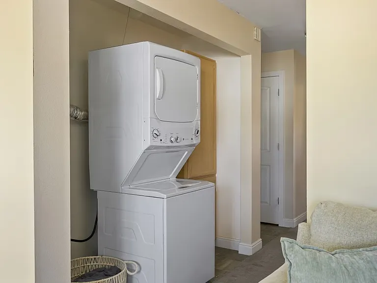 110 Carriage Rd #8 — Photo 5