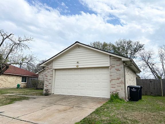 2nd image of 13915 Old Village Ln