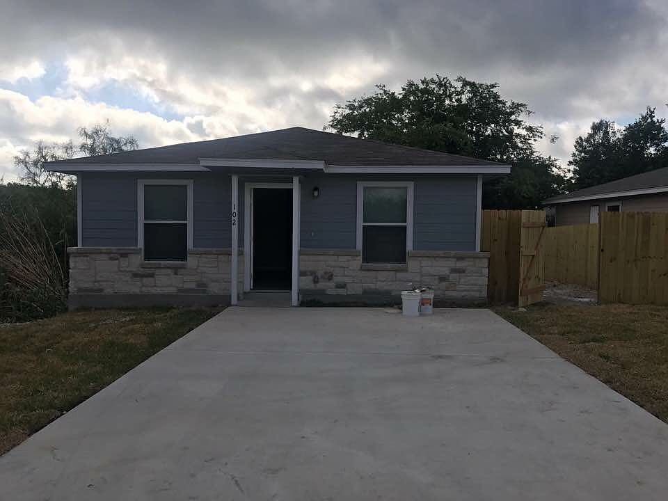 1st image of 223 Carranza St