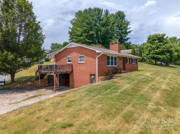 269 N Main St, Canton, NC 28716