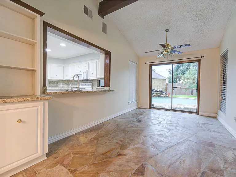 10850 Kirktown Dr — Photo 4